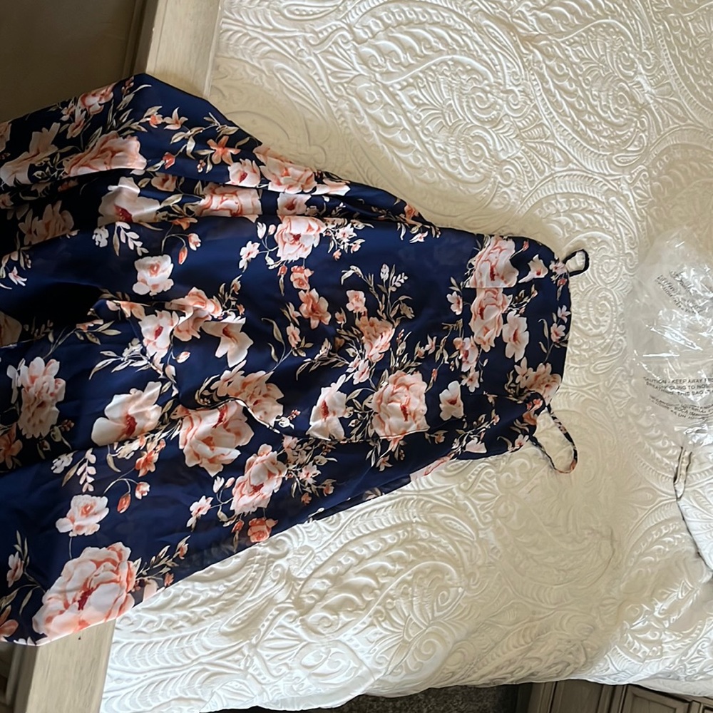 Floaty floral navy blue dress worn 1x!!!
